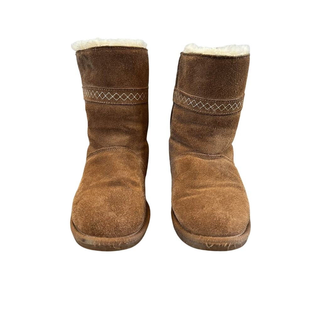 Minnetonka Women's size 7 Boots